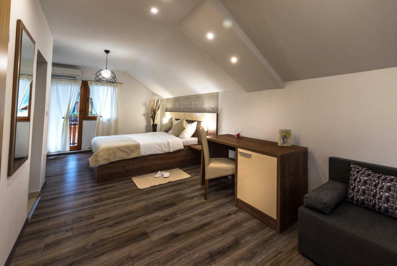 Guest House Vana Кореница Екстер'єр фото